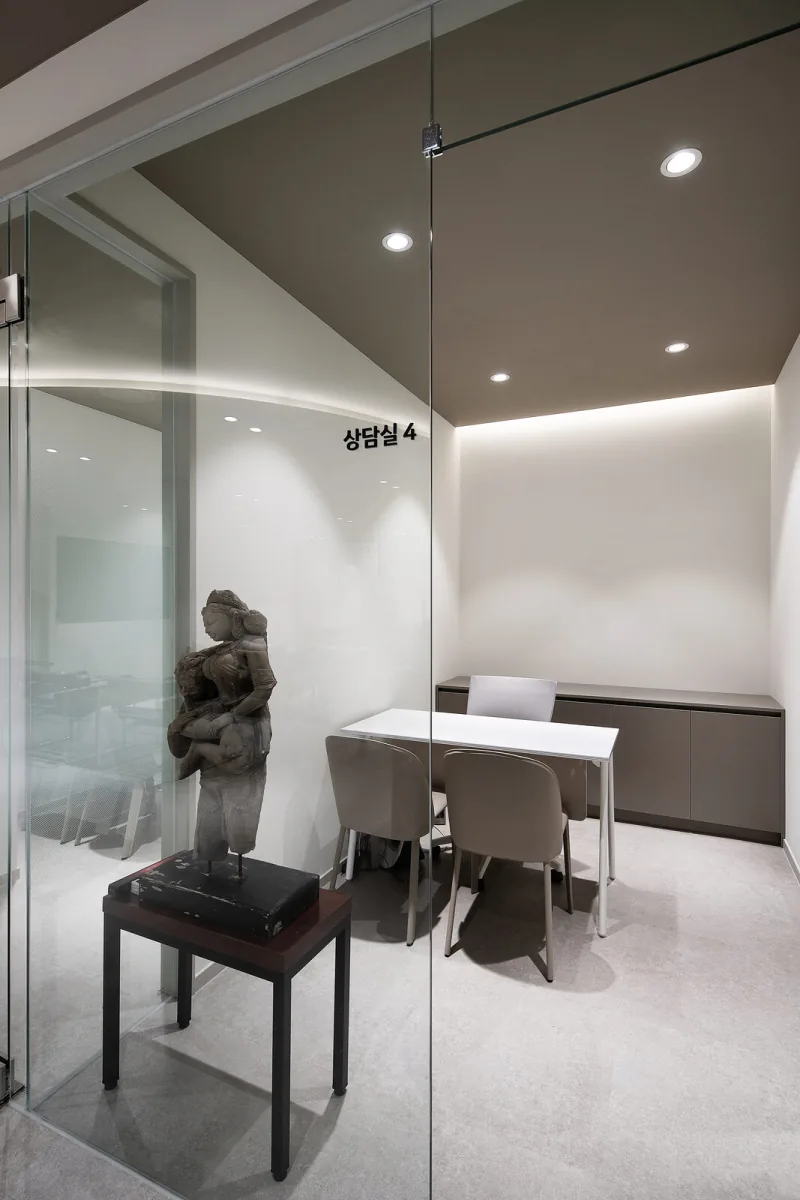 WELLS Clinic in Seoul, where dermal fillers Korea cost is discussed at consultation