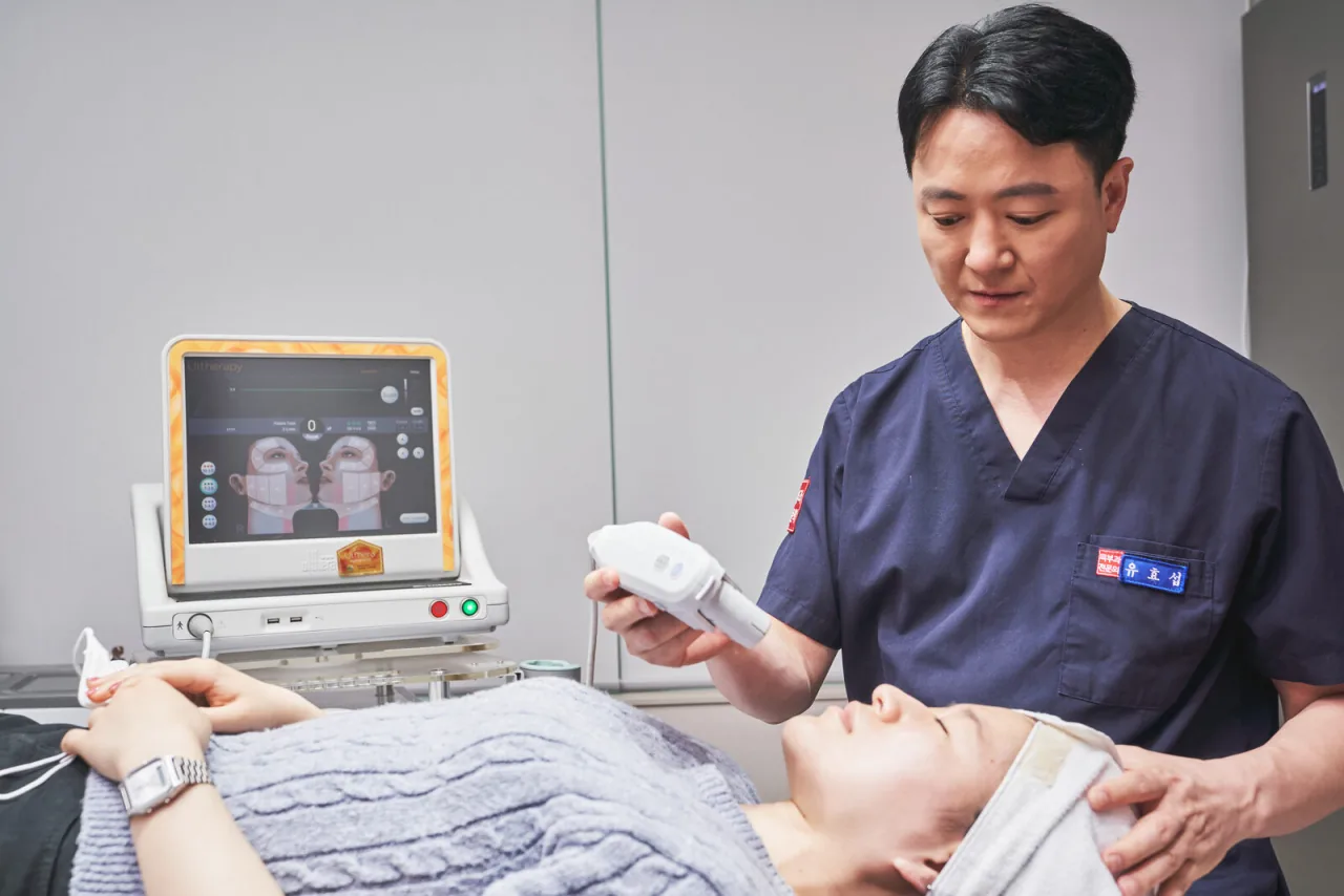 WELLS Clinic in Apgujeong, where Korean cystic acne treatment starts with a dermatologist